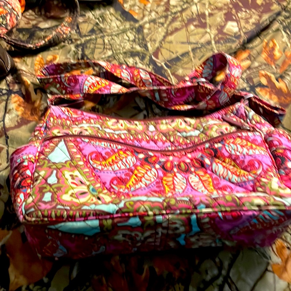 Medium shoulder bag